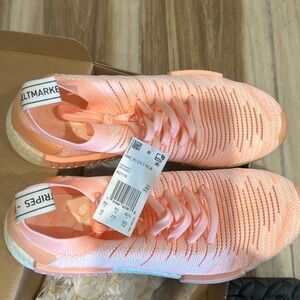 Adidas sz 10 AQ1119 peachy color